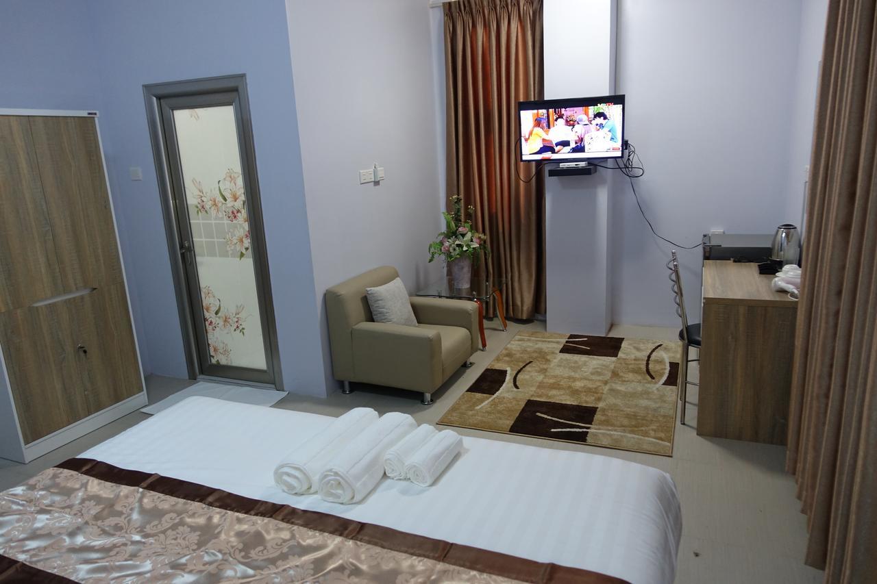Landmark Hotel Yangon Exterior photo